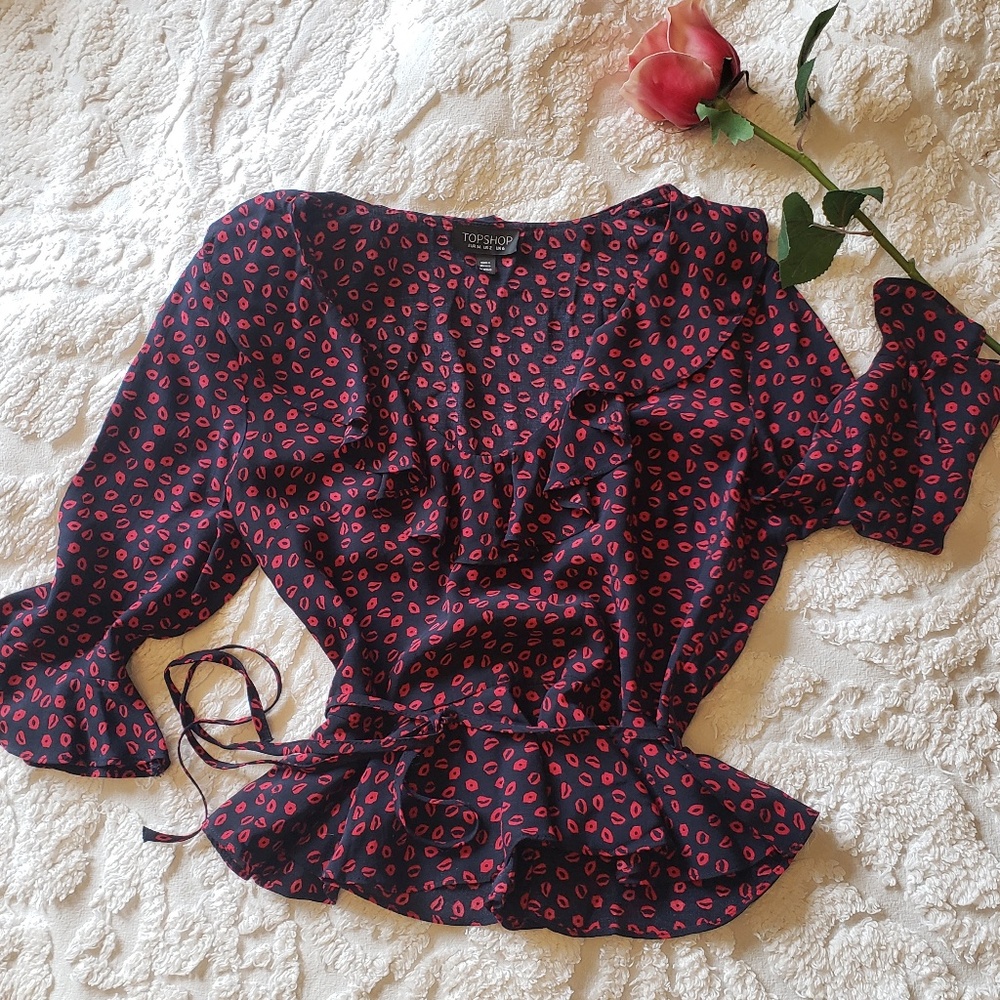 TOPSHOP BLOUSE BLACK RED LIPS PRINT *NEW*